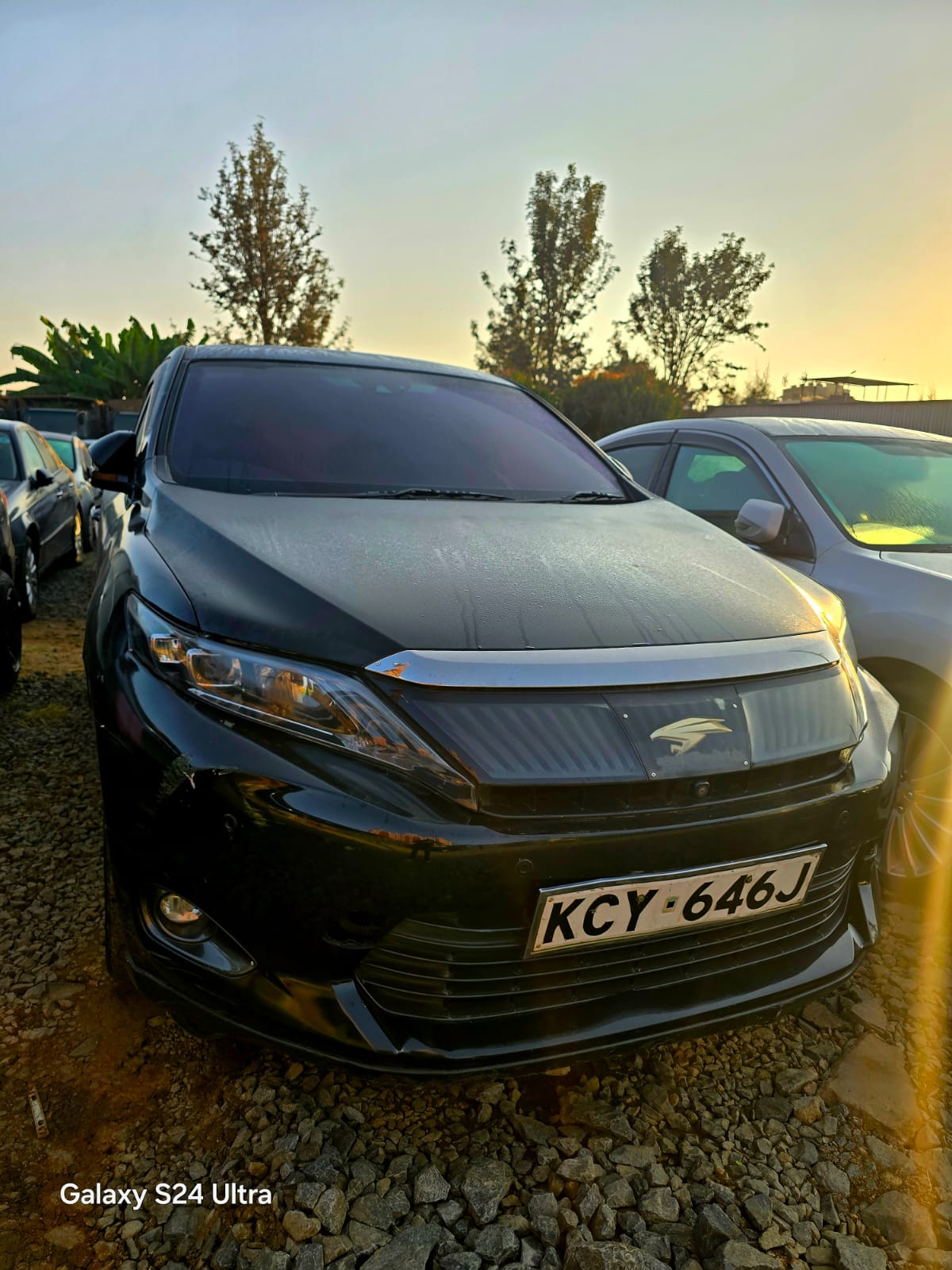 Toyota Harrier image 1
